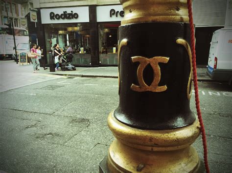 chanel logo on london lamp posts|chanel's logo meaning.